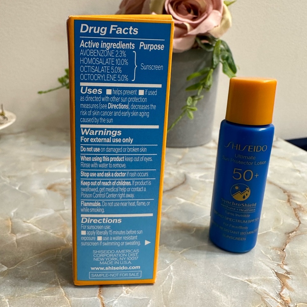 Shiseido Ultimate Sun Protector Lotion SPF 50+ Sunscreen - Travel size - Picture 3 of 6